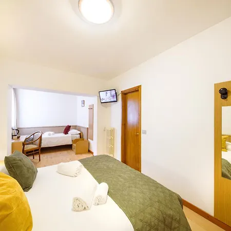 Ambassador Hotel 3*
